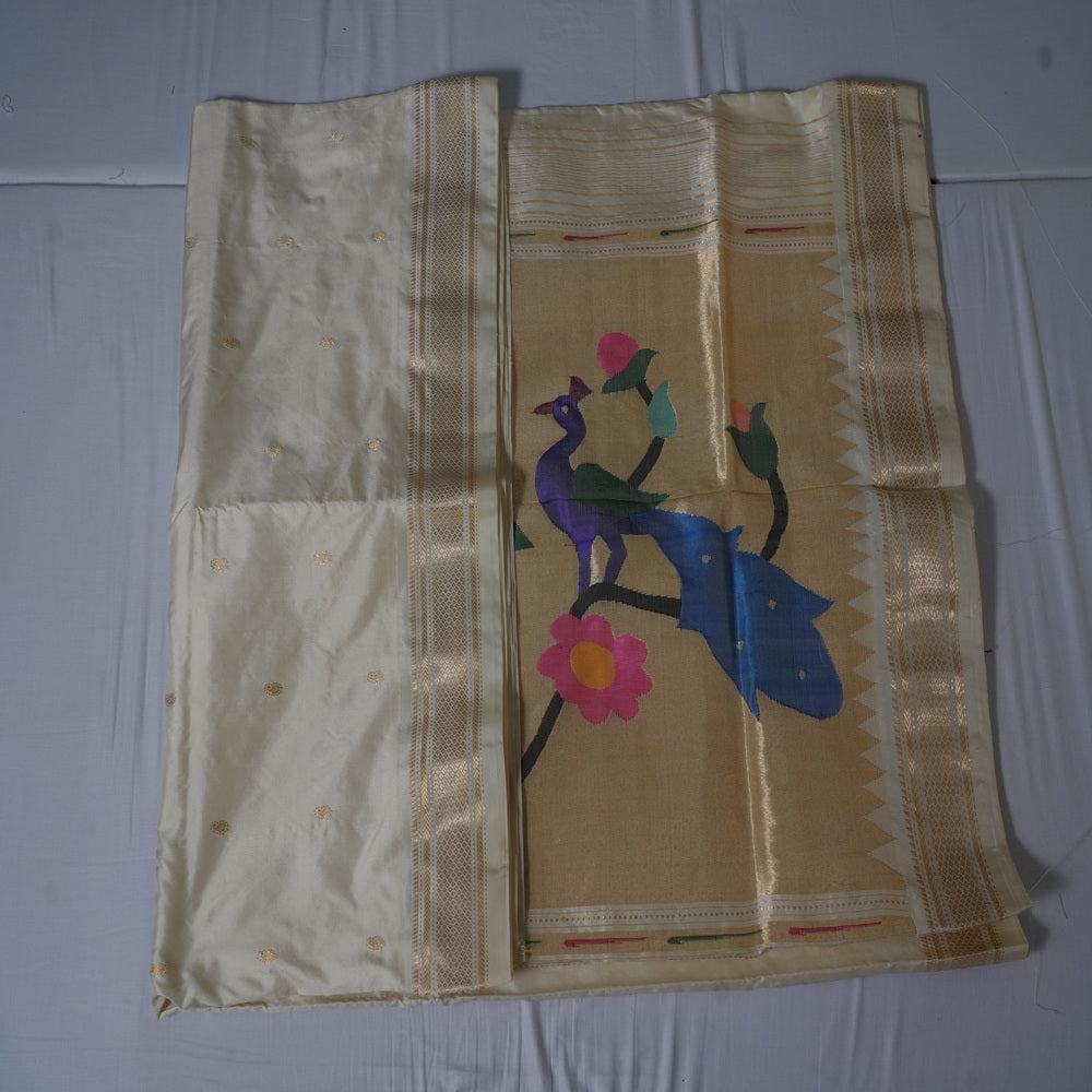 Paithani Silk Saree – Half White with Peacock Pallu and Kanchi Border with Motifs
