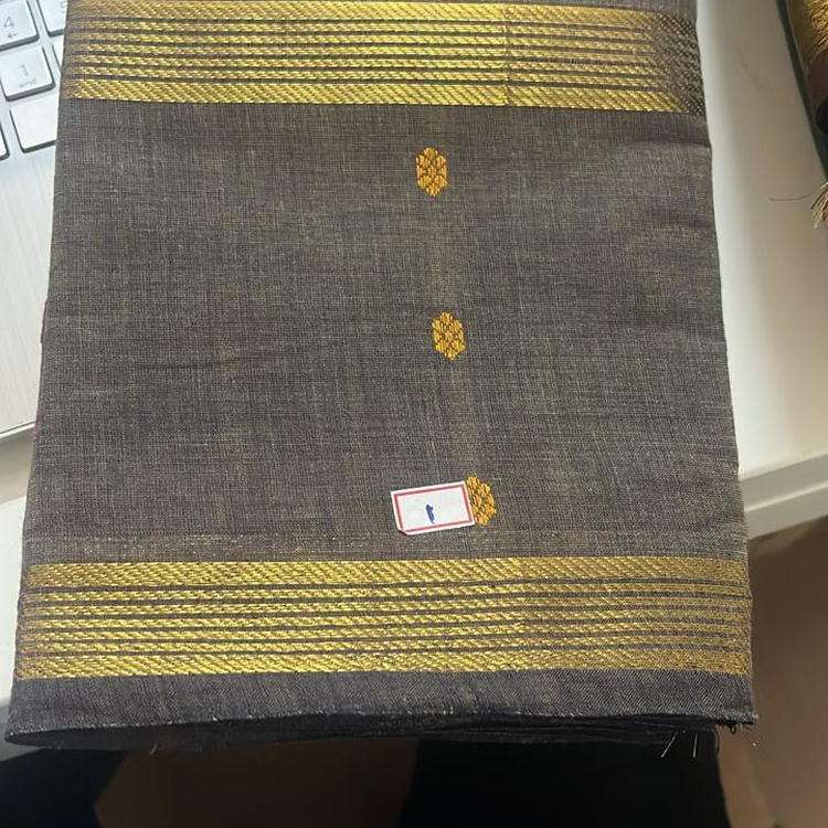 Kanchi cotton saree-hand weaved-Beige with navy blue temple border