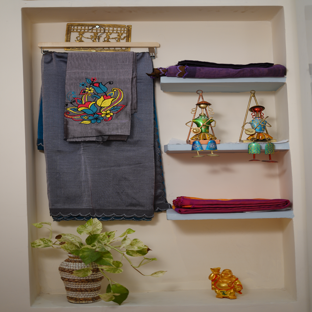 Mangalagiri Silk Saree – Traditional Weave with Thread Work Blouse